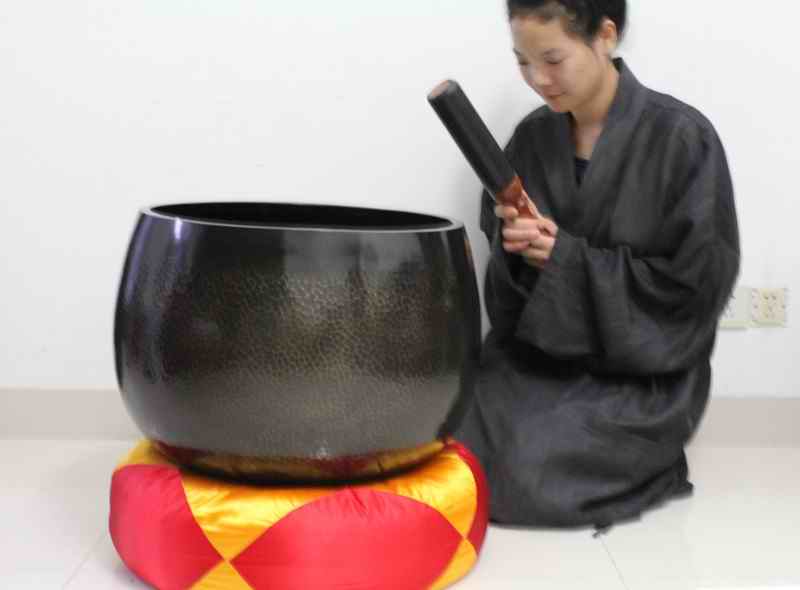 A Japanese standing bell/'bowl gong' sometimes used as a gong for marking sessions during ritual and meditation.